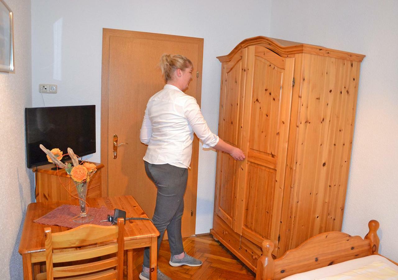 Gasthof Zum Goldenen Pflug อัมชเตทเทิน ภายนอก รูปภาพ